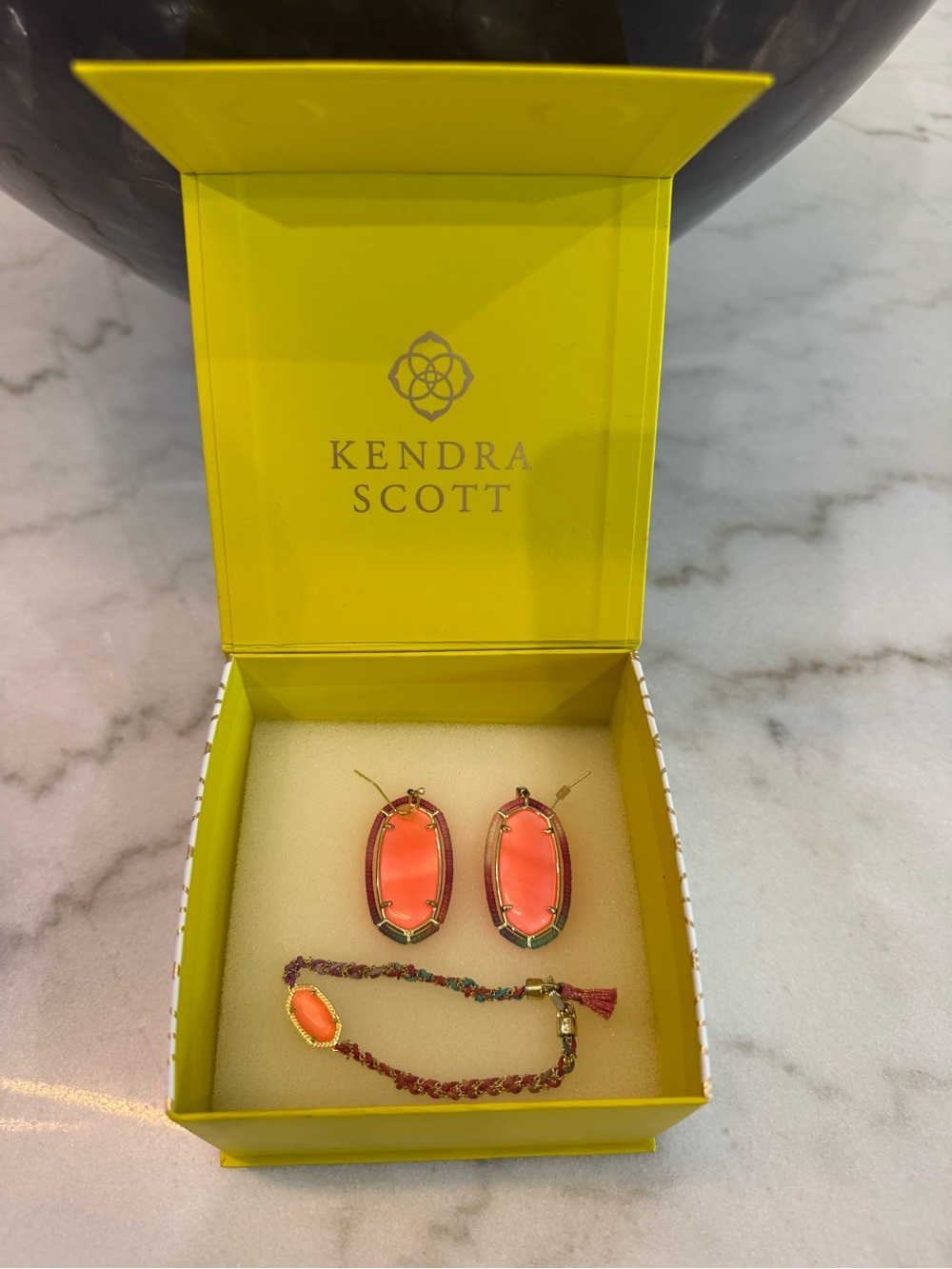 Kendra Scott Coral-Pink Elle Drop Earrings with Bracelet